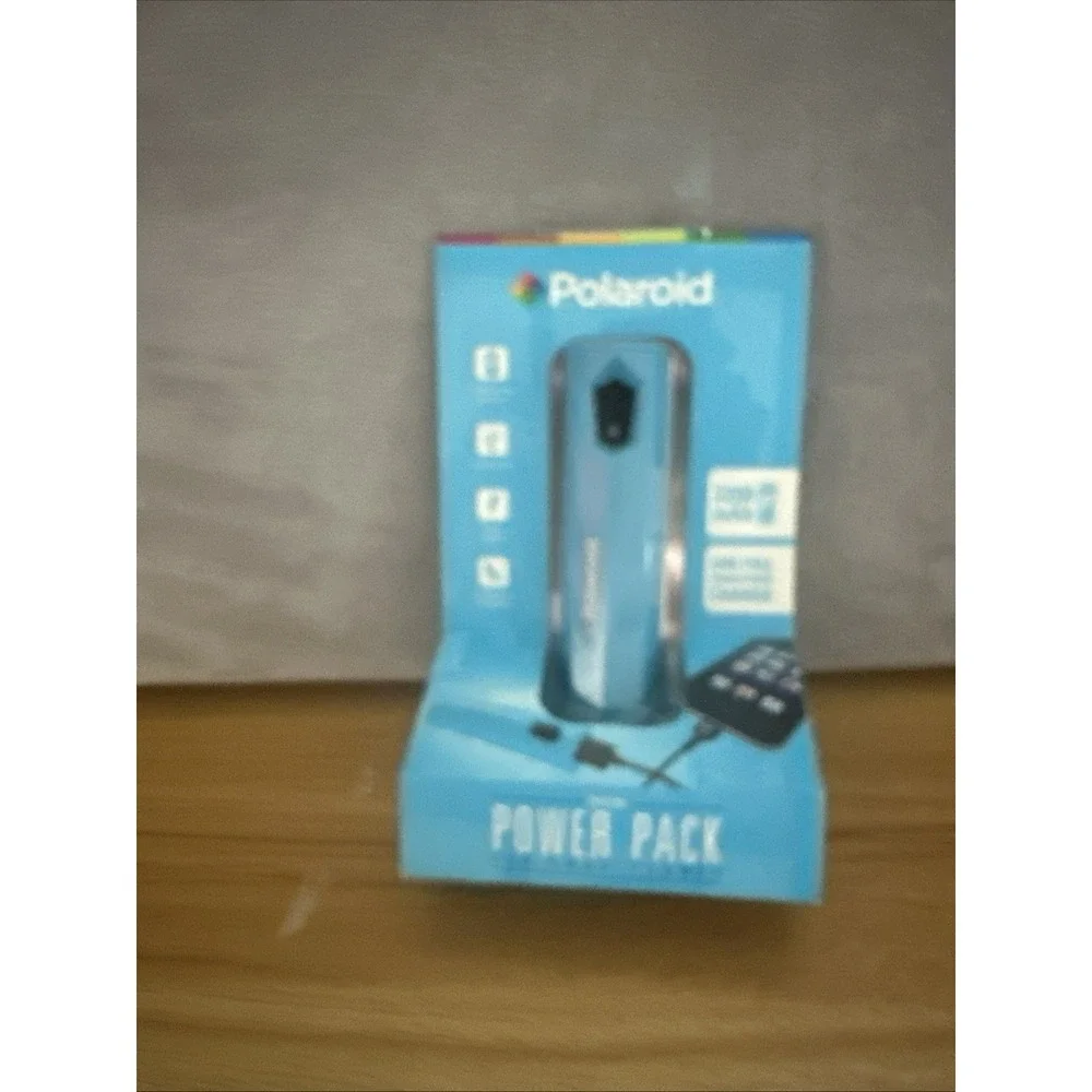 Polaroid Power Pack For Smartphones 2200 mAh One Full Smartphone Charge GreenNIB